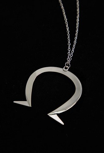 Alice Horseshoe Necklace U Character Fashionable Metal Neck Jewelry Cosplay Costume Necklace