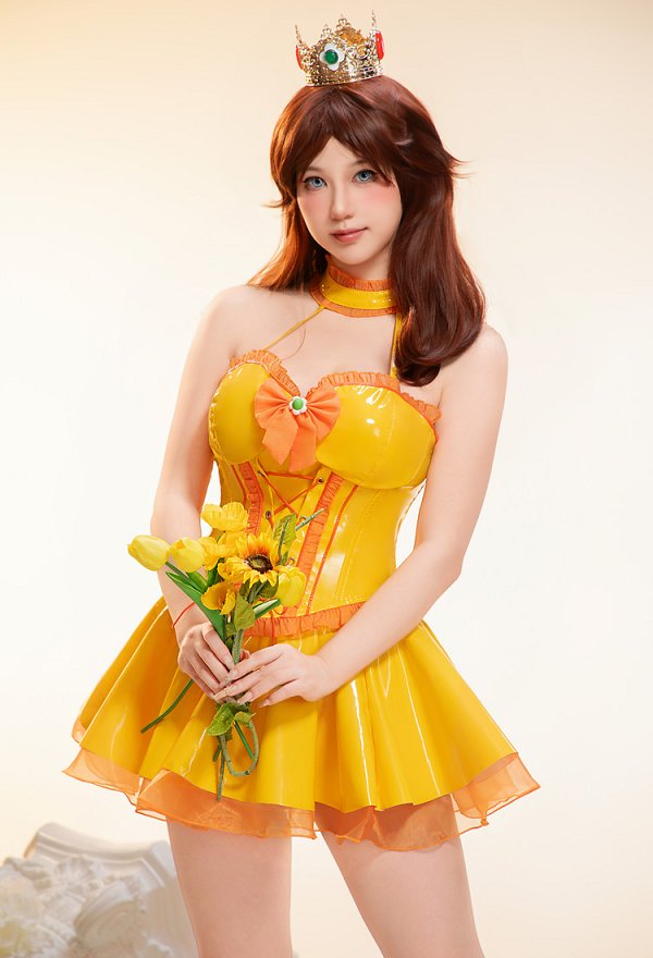 Daisy Princess Derivative Corset Skirt Set Halter Casual Outfit Top and Skirt with Cape Tailing Daisy Princess Derivative Corset Skirt Set Halter Casual Outfit Top and Skirt with Cape Tailing