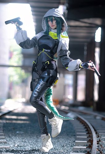 Endfield Fluorite Cosplay Costume Bodysuit and Hooded Bolero Top with Gloves and Tail