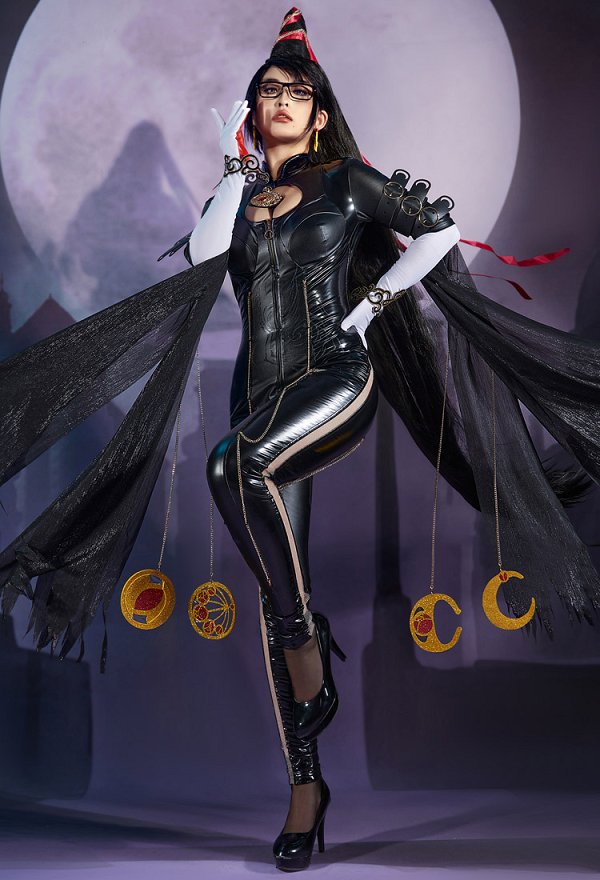 Bayonetta Cosplay Costume Backless Bodysuit and Gloves with Chains and Socks Bayonetta Cosplay Costume Backless Bodysuit and Gloves with Chains and Socks
