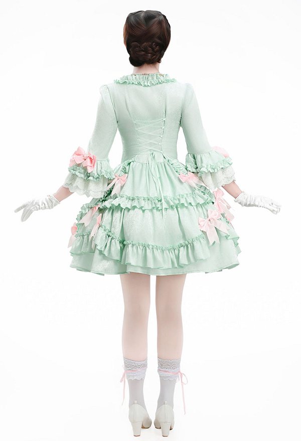 Medieval Pompadour Vestido Corto vintage rococó verde menta con decoración de lazo. Medieval Pompadour Vestido Corto vintage rococó verde menta con decoración de lazo.