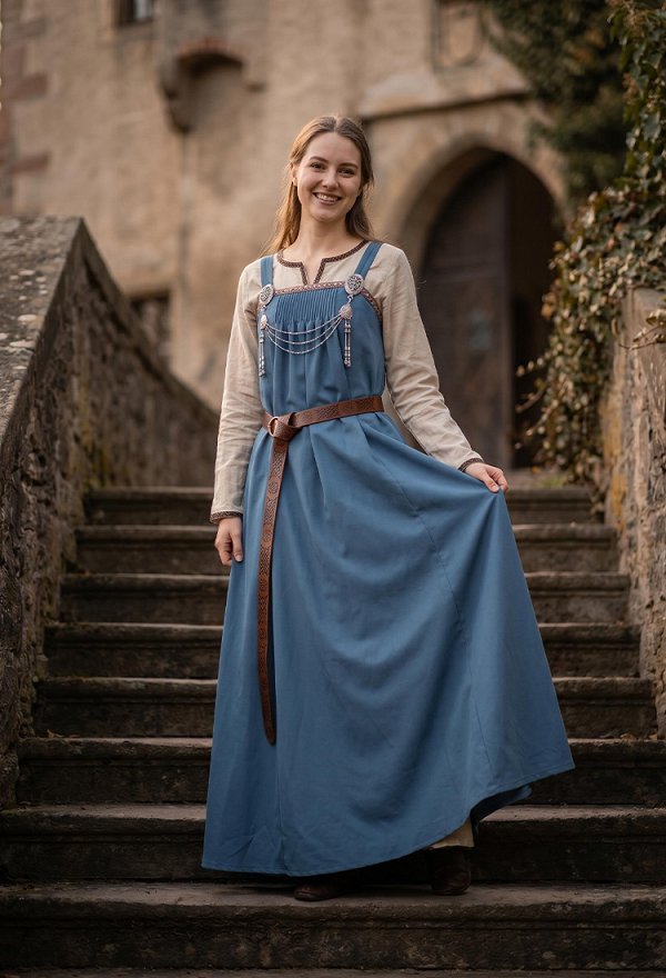 Medieval Viking-style Apron Dress Retro-style Outer Dress with Belt and Brooch