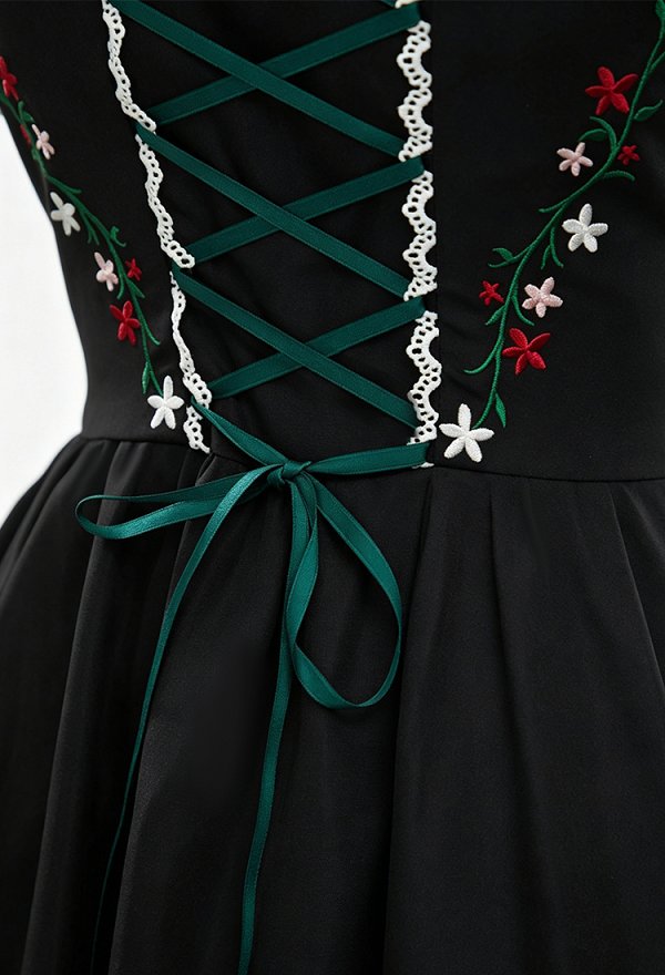 Daizbella Oktoberfest Bavarian Attire German Dirndl Embroidered Dress with Apron and Blouse
