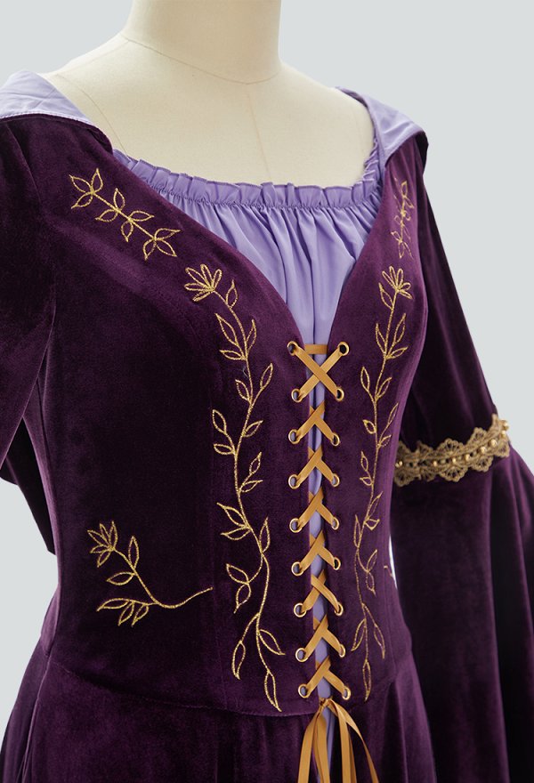 Daizbella Lila Samt Vintage Kapuzenkleid Mittelalter Renaissance Stil mit Stickerei und Schnürung