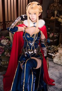 FGO Saber Altria Cosplay Costume Dress with Cape and Crown