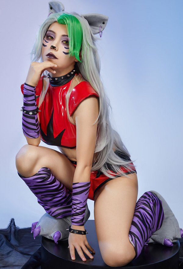 Five Nights at Freddy's Roxanne Wolf Cosplay Costume Top and Shorts with Shoes and Belt