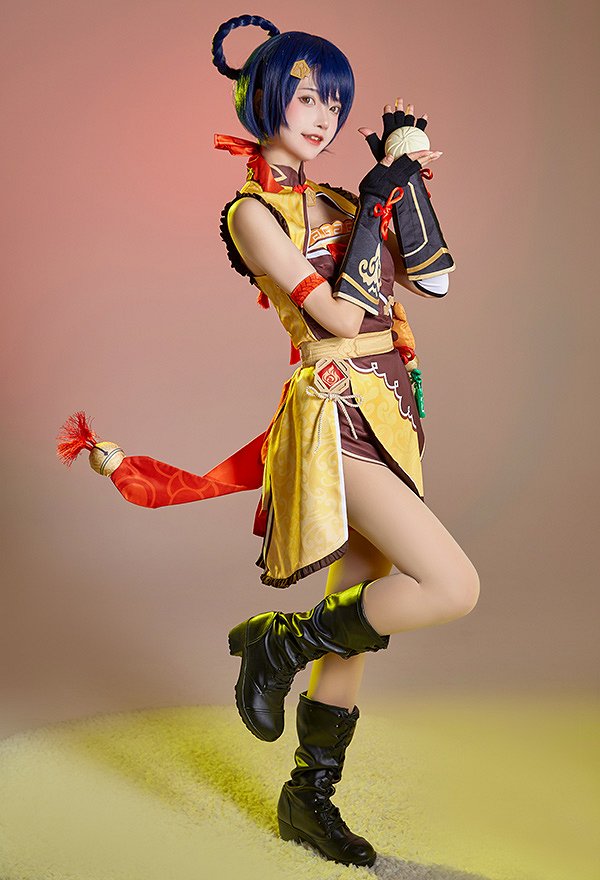 Genshin Impact Xiangling Cosplay Costume with Complete Accessories Genshin Impact Xiangling Cosplay Costume with Complete Accessories