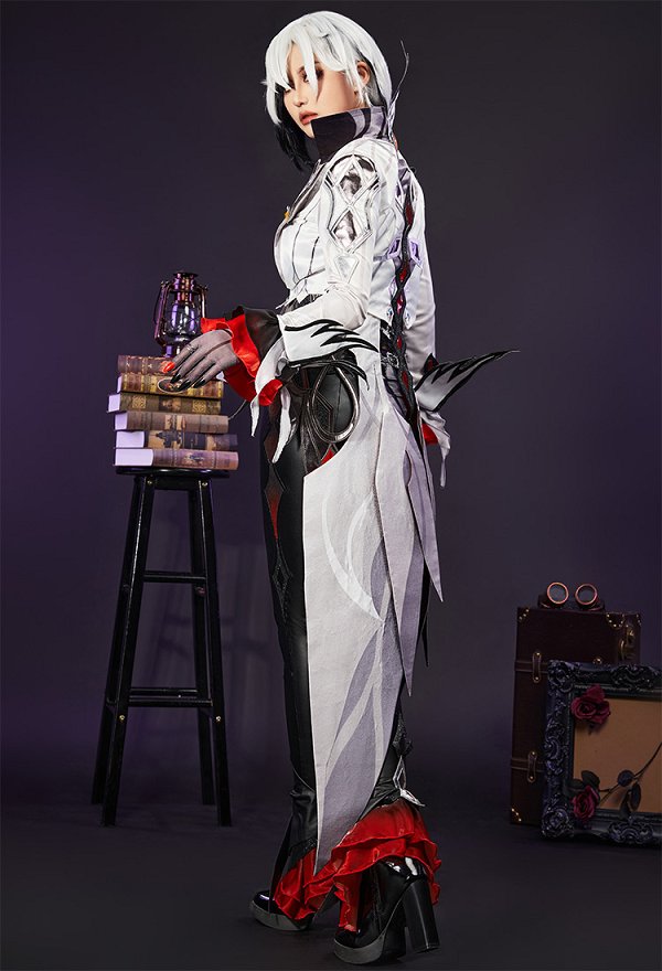 Genshin Impact Arlecchino Disfraz de Cosplay Combina chalecos y chaquetas con pantalones largos y guantes
