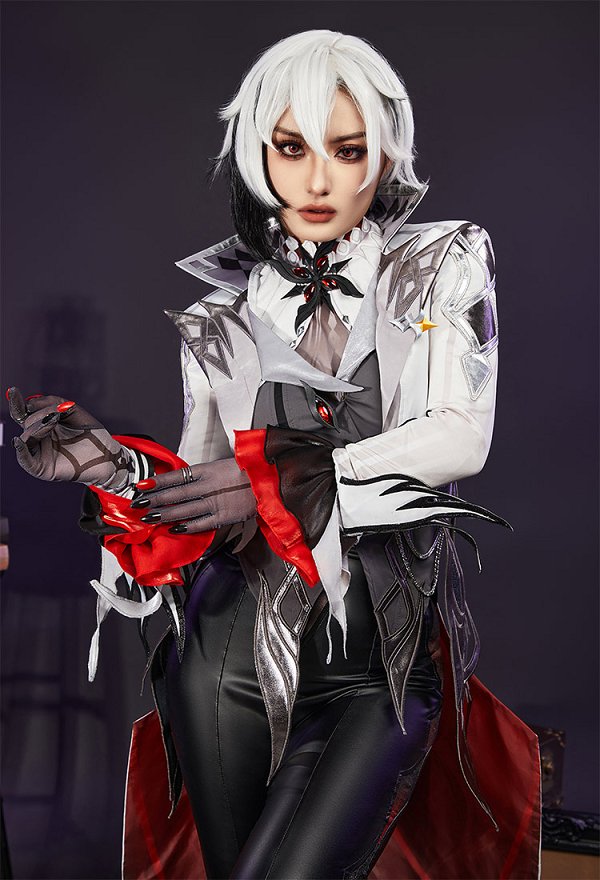 Genshin Impact Arlecchino Disfraz de Cosplay Combina chalecos y chaquetas con pantalones largos y guantes