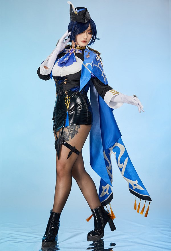 Genshin Impact Clorinde Disfraz de Cosplay Vestido y Capa con Sombrero y Guantes Genshin Impact Clorinde Disfraz de Cosplay Vestido y Capa con Sombrero y Guantes