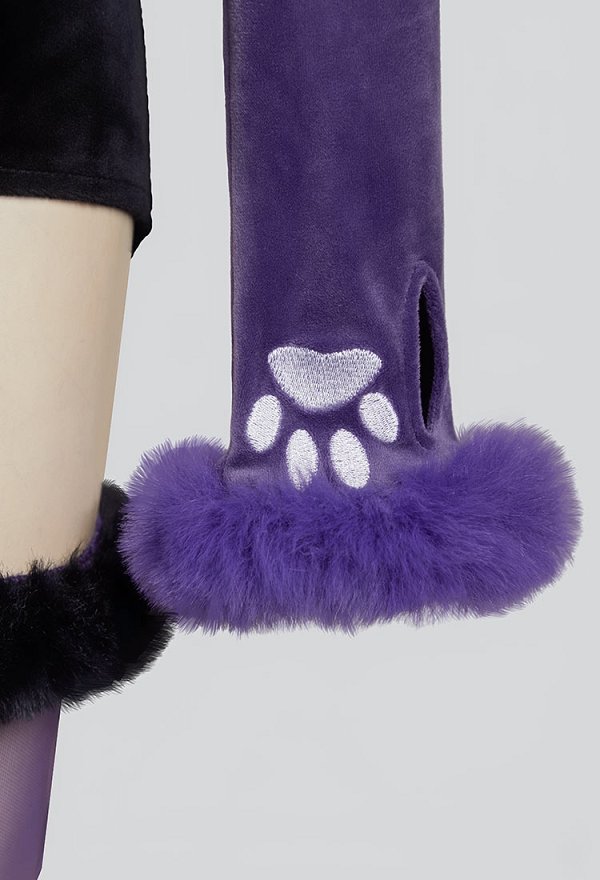 Ángeles caídos Body negro y morado gótico con estampado de calaveras en contraste simétrico combinado con cola y cinturón Ángeles caídos Body negro y morado gótico con estampado de calaveras en contraste simétrico combinado con cola y cinturón