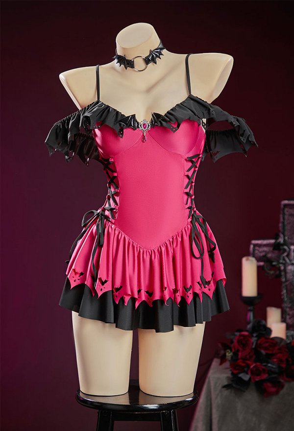 Maillot de bain gothique à bretelles latérales et épaules dénudées avec col roulé dérivé du modèle MH Drac