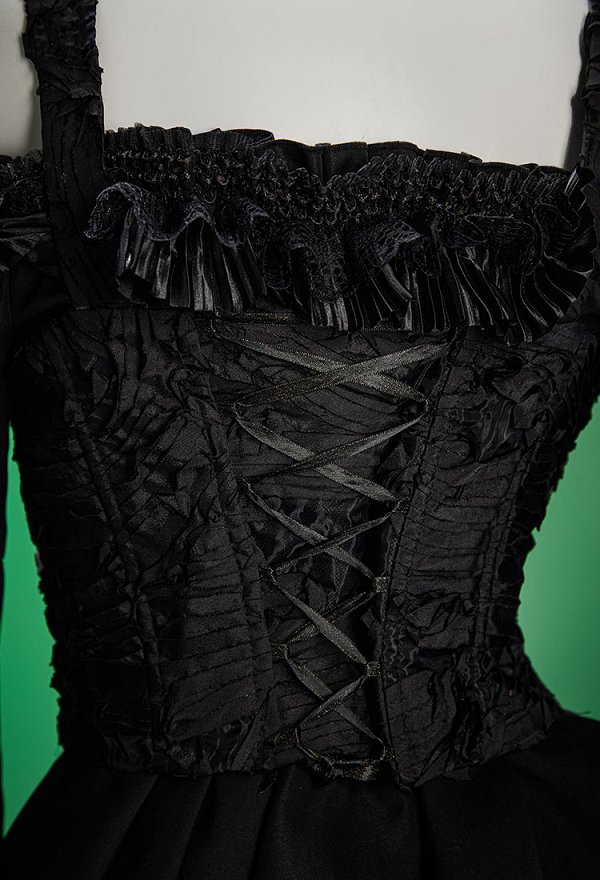 Ensemble gothique inspiré d'Elphaba dans Wicked robe à manches cloche et épaules dénudées avec corset et chapeau