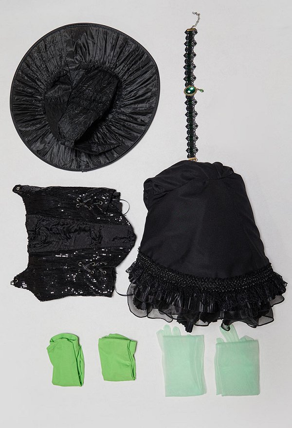 Ensemble gothique inspiré d'Elphaba dans Wicked robe à manches cloche et épaules dénudées avec corset et chapeau