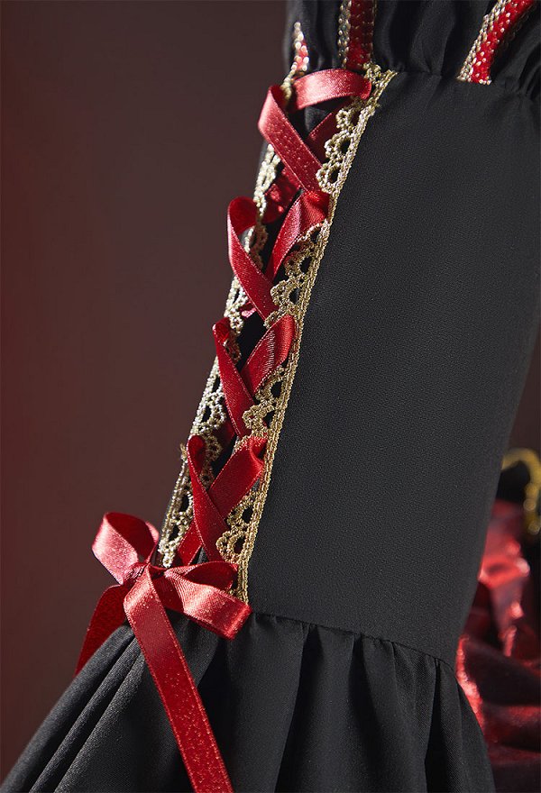 Alice in Wonderland Halloween Gótico Negro Rojo Conjunto de Outfit Escuro Corte Estilo Top y Falda de Cordón con Chaqueta