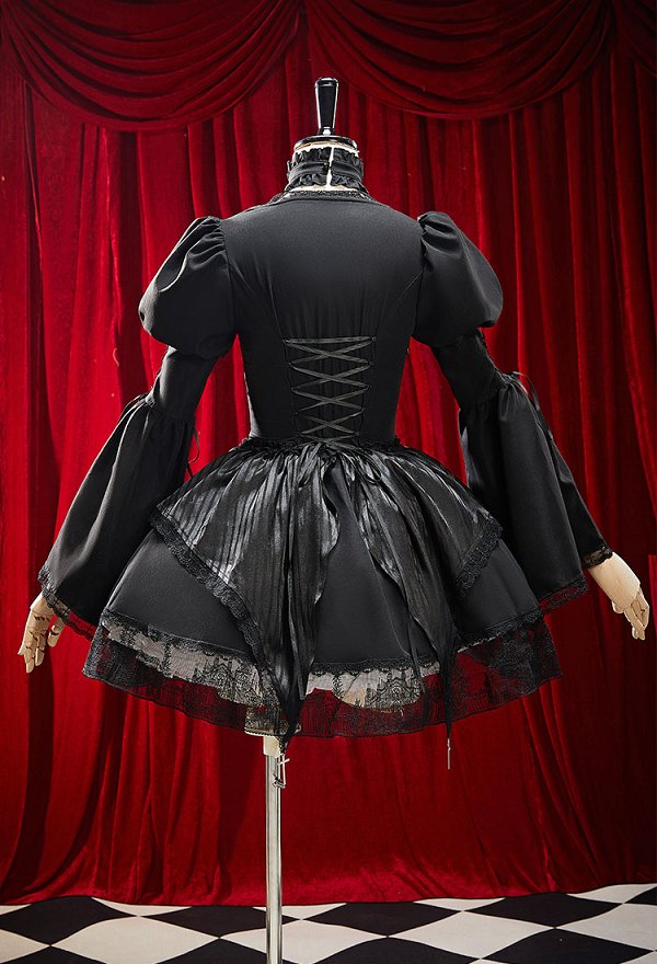 Gótico Negro Diseño de la Iglesia Lolita Oscuro Estilo Retro Vestido en capas con mangas de campana y gargantilla Gótico Negro Diseño de la Iglesia Lolita Oscuro Estilo Retro Vestido en capas con mangas de campana y gargantilla