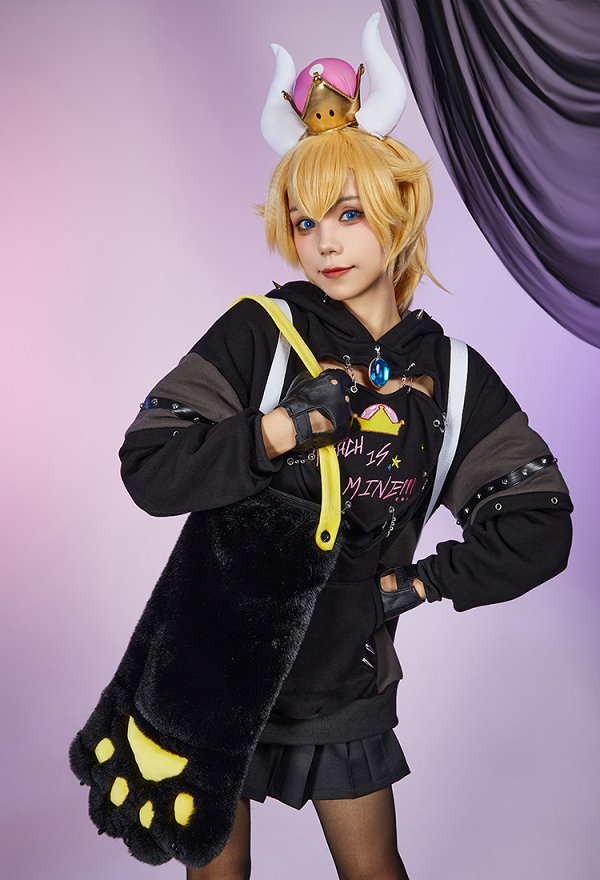 Hime Derivado Gótico Sudadera con capucha negra con diseño de bolso desmontable guantes de pata peluda y cola