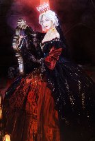 Identity V Mary Bloody Queen Cosplay Kostüm Kleid und Kopftuch mit Hüftgurt und Handschuhen Identity V Mary Bloody Queen Cosplay Kostüm Kleid und Kopftuch mit Hüftgurt und Handschuhen