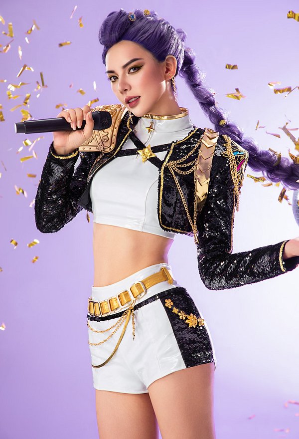 Kpop Killer Leader Vocal Scène Cosplay Costume Tenue Dorée Top court à col haut et short avec veste et ceinture