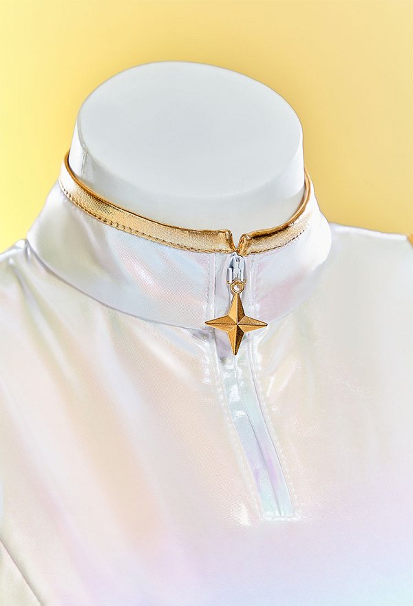 K-POP: Cazadoras de Demonios Cosplay Blanco Outfit de promoción Chaqueta y pantalón corto con cinturón y pendientes K-POP: Cazadoras de Demonios Cosplay Blanco Outfit de promoción Chaqueta y pantalón corto con cinturón y pendientes