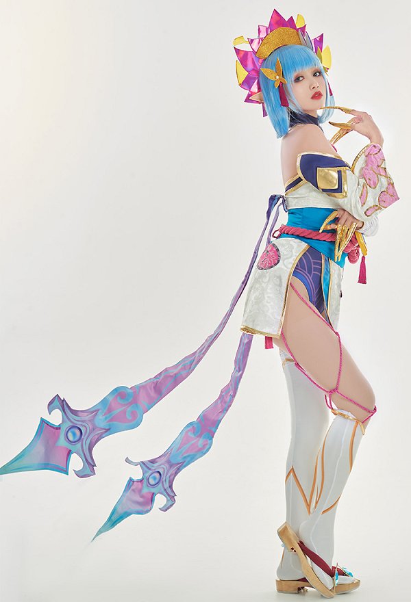 LOL Spirit Blossom Evelynn Cosplay Costume Strapless Tube Top and Shorts with Sleeves and Socks LOL Spirit Blossom Evelynn Cosplay Costume Strapless Tube Top and Shorts with Sleeves and Socks