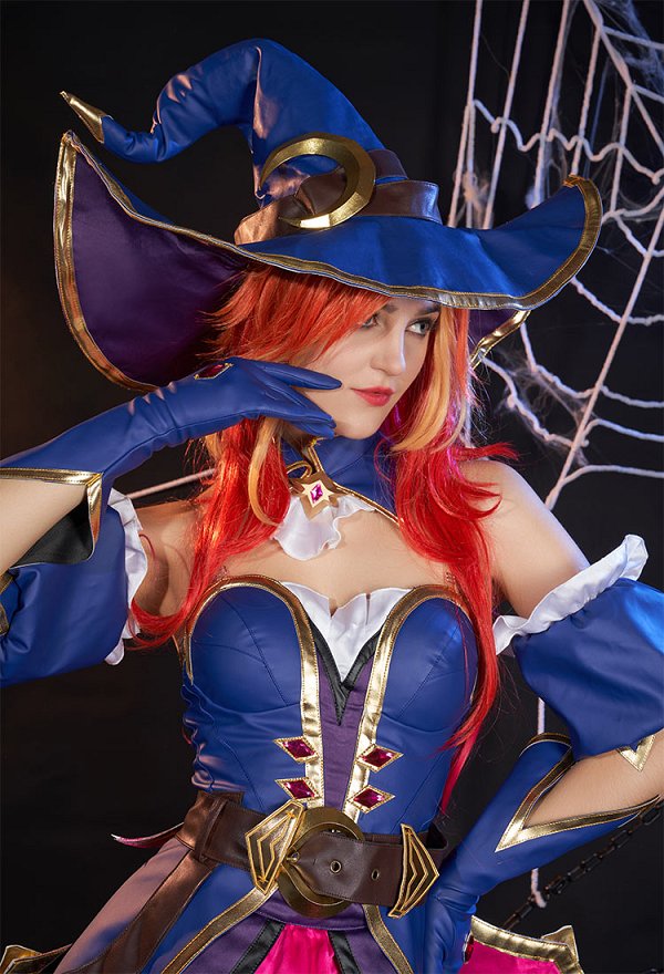 LOL Miss Fortune Bewitching Skin Cosplay Costume Top and Skirt with Hat and Gloves LOL Miss Fortune Bewitching Skin Cosplay Costume Top and Skirt with Hat and Gloves