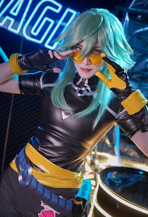 LOL Ezreal Cosplay Costume Short Sleeved Top and Long Pants with Waist Bag and Gloves