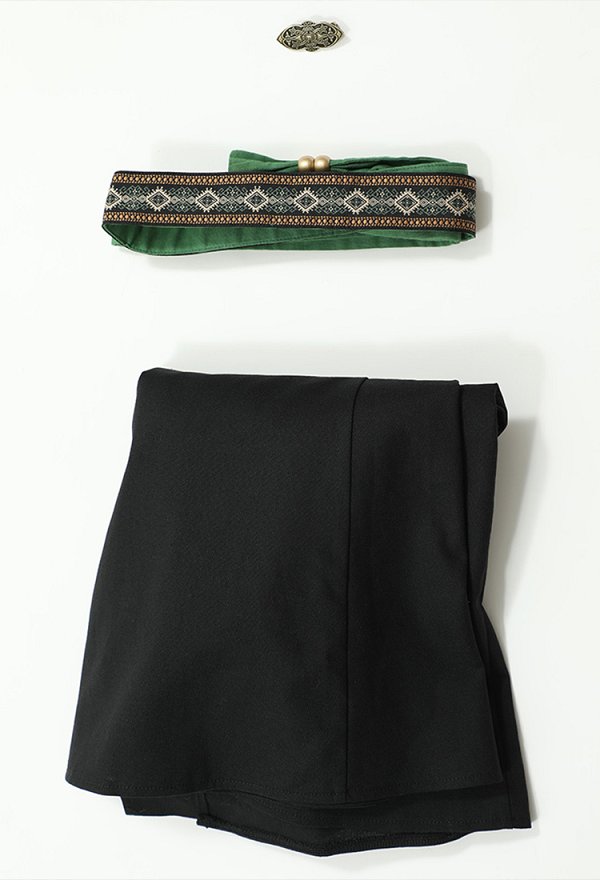 Medieval Viking Robe-style Apron Retro Front-Opening Outer Dress with Belt and Brooch
