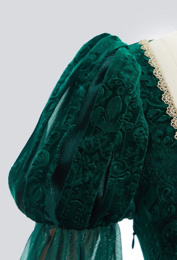 Daizbella Medieval Fantasy Elf Gown Dark Green Embossed Velvet Dress