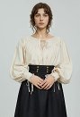 Camisa de señora medieval con pliegues en el borde y mangas anchas