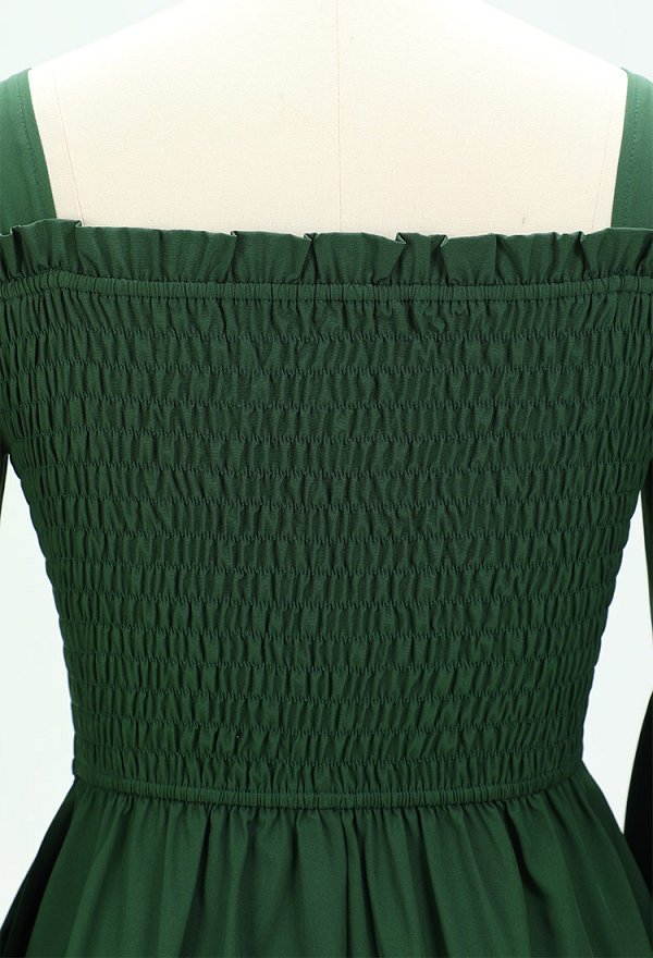 Vestido corto del Renacimiento con cuello ancho y mangas anchas de la Edad Media