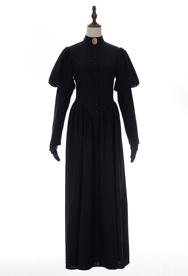 Medieval Renaissance Style Dress Gothic Victorian Dress with Gloves and Brooch Medieval Renaissance Style Dress Gothic Victorian Dress with Gloves and Brooch