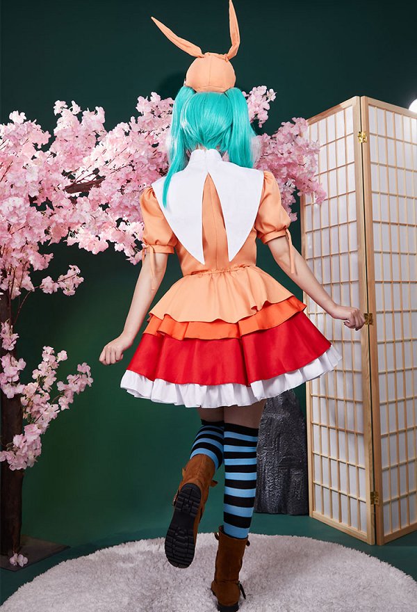 Monogatari Series Ononoki Yotsugi Cosplay Costume Puffy Sleeve Blouse and Skirt with Doll Head Accessory and Socks