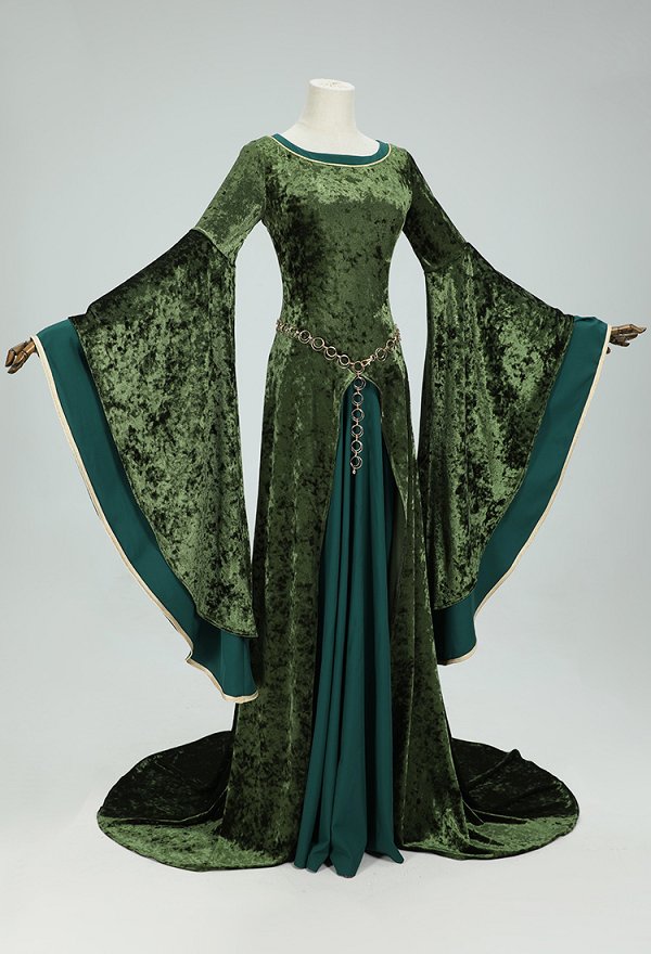 Vestido Elinor de terciopelo verde con mangas largas y anchas de estilo medieval renacentista y cadena en la cintura