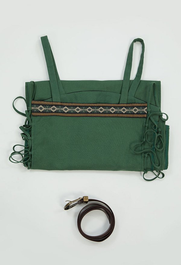 Delantal verde estilo vikingo vintage medieval con cinturón