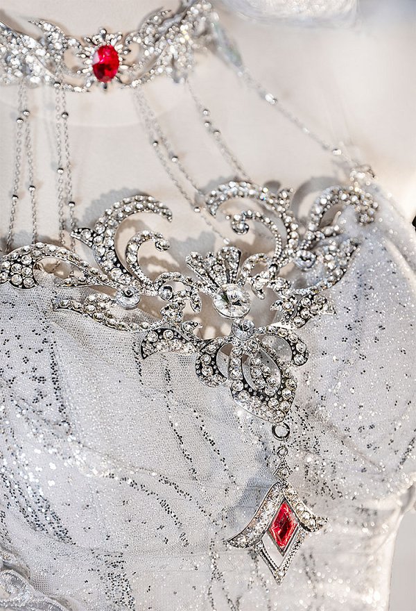 NARAKA: BLADEPOINT Shayol Wei Cosplay Conjunto Vestido con tiara y guantes NARAKA: BLADEPOINT Shayol Wei Cosplay Conjunto Vestido con tiara y guantes