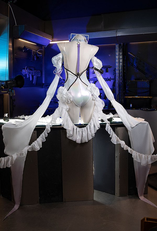 Nikke Ade Cosplay Sexy Body y pantalones con mangas y colas