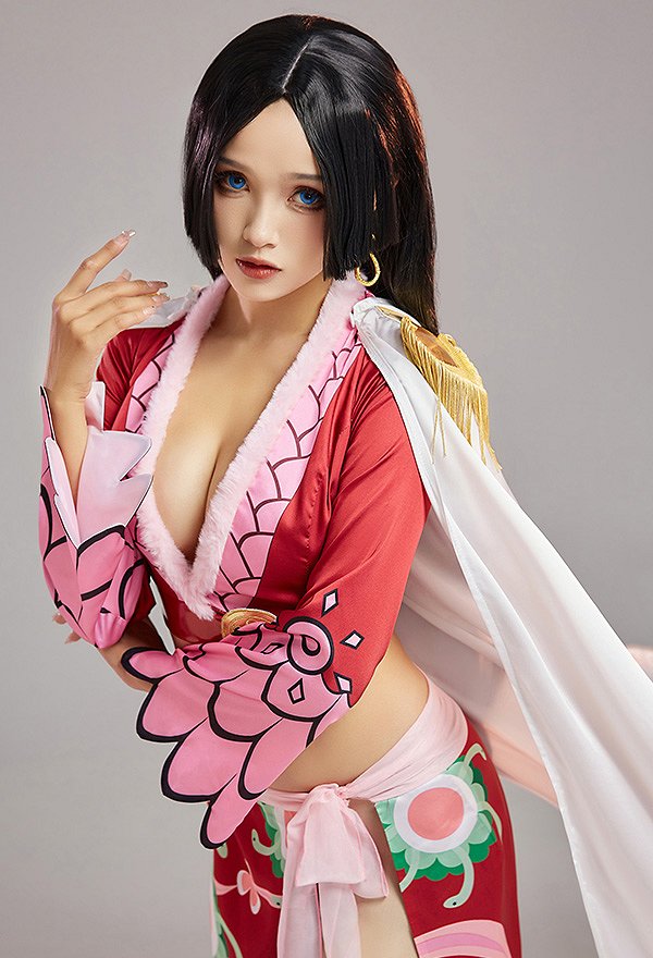 OP Costume de Cosplay Boa Hancock Top Cape Jupe Set avec Boucles d'Oreille OP Costume de Cosplay Boa Hancock Top Cape Jupe Set avec Boucles d'Oreille