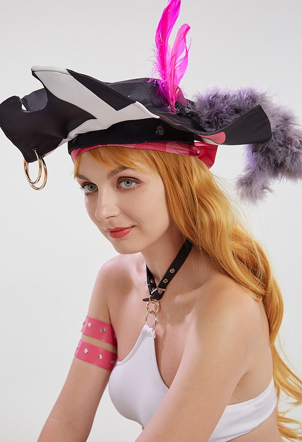 One Piece Film: Red Costume de Cosplay Nami Ensemble Top Court et Jupe avec Chapeau et Accessoires