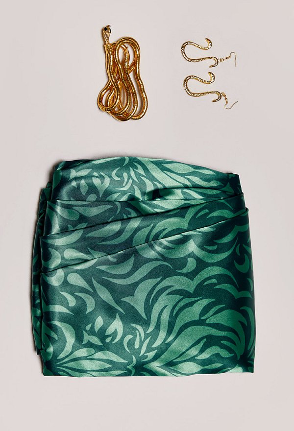 OP Boa Hancock Cosplay Costume Green Cheongsam with Earrings and Bracelet