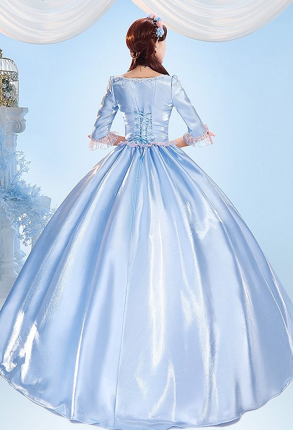El traje de cosplay de Erika de La princesa y el mendigo vestido de princesa con gargantilla y diadema