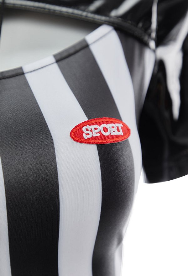 Tenue d'arbitre pour jeu de rôle haut et short de survêtement rayés avec casquette et sifflet