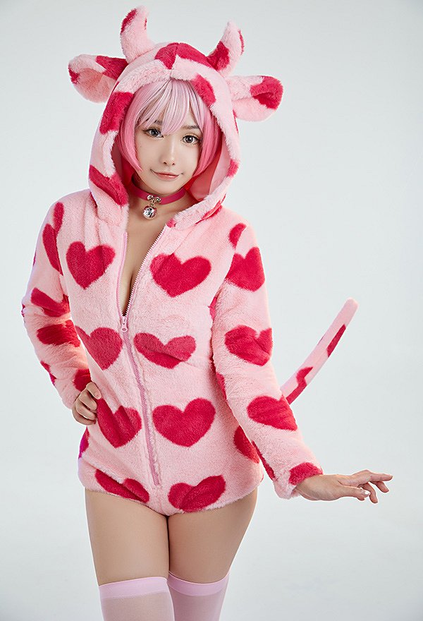 Kawaii Cow Style Fluffy Bodycon Romper Pajama Heart Print Long Sleeve Zipper Bodycon Jumpsuit Sleepwear with Choker and Socks