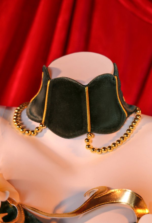 MADAME BOVARY Conjunto de Lencería Sexy de Estilo Medieval Verde con Decoración de Flores de Halloween con Medias y Mangas de Tul