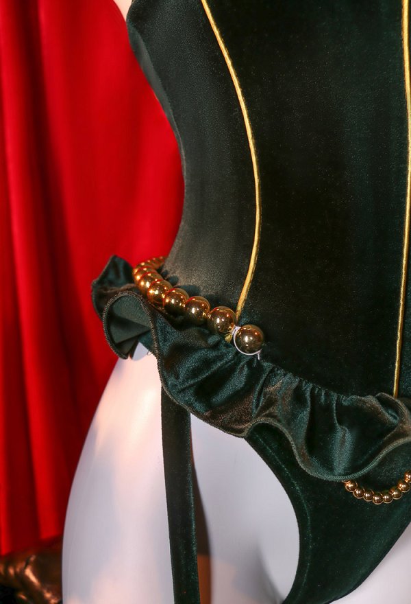 MADAME BOVARY Conjunto de Lencería Sexy de Estilo Medieval Verde con Decoración de Flores de Halloween con Medias y Mangas de Tul