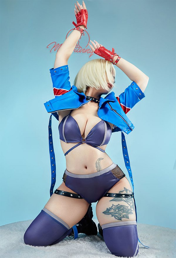 Cammy Derivative Sexy Lingerie Set Outfit Rivet Decor Bra and Mesh Panty with Coat Gloves