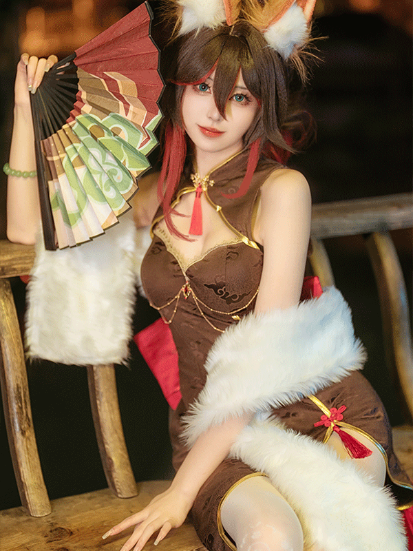 Tingyun Dérivé Robe de Style de Qipao et Châle en Peluche avec Bracelet et Bas de Cuisse