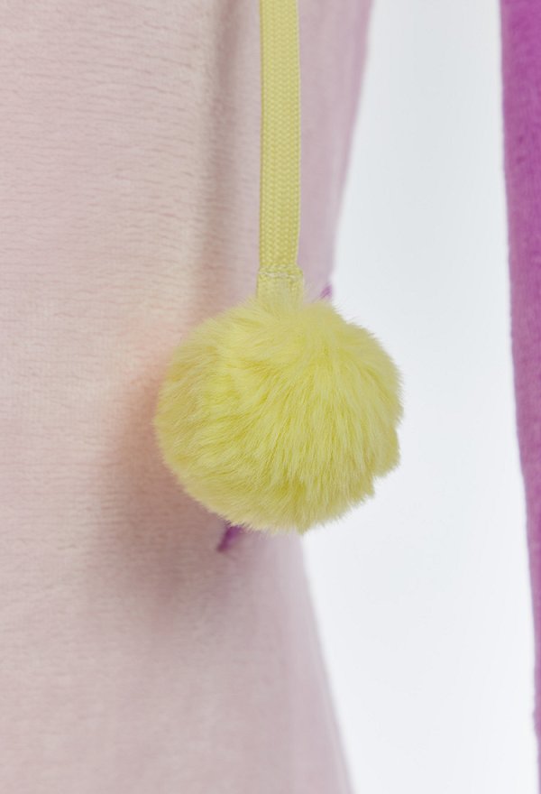 Mono de Hogar de Peluche Derivado con Muñeco de Raña de Peluche y Calcetines hasta el Muslo Mono de Hogar de Peluche Derivado con Muñeco de Raña de Peluche y Calcetines hasta el Muslo