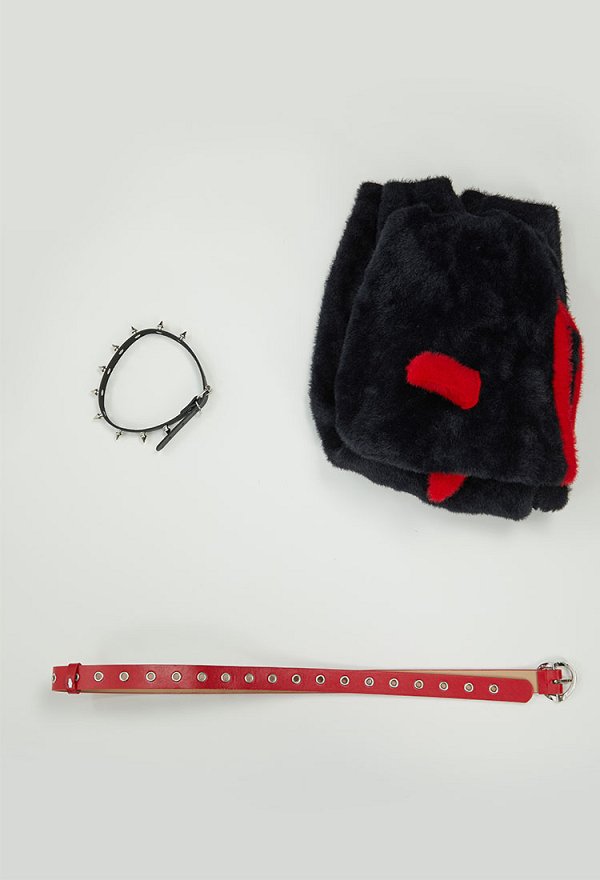 Mono gótico de Halloween estilo bodycon Ropa de casa de felpa mono con capucha de Cruz Roja Negra cinturón y gargantilla