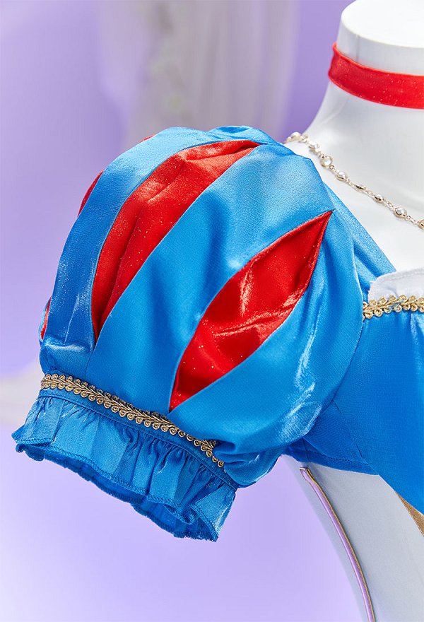 Lencería sexy derivada de Halloween: body con hombros descubiertos y patchwork de malla